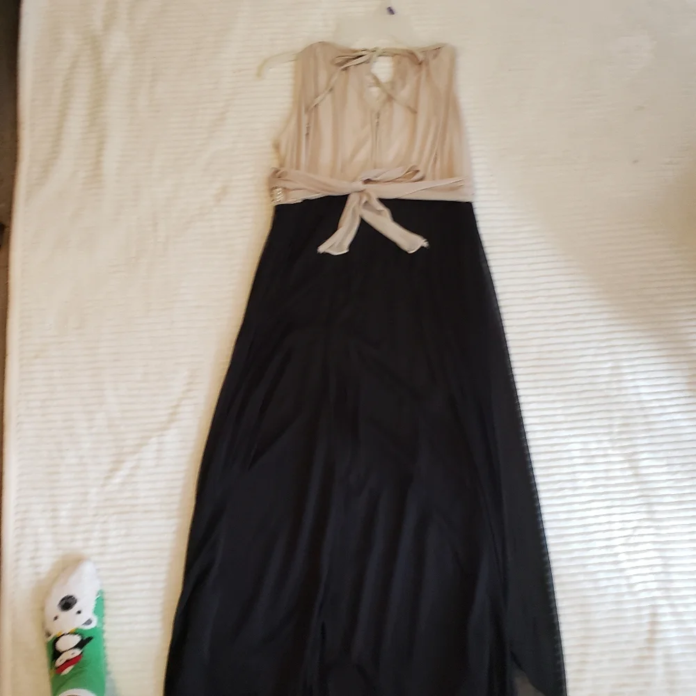 Poppies & Roses Girl Elegant Black & Cream formal Lace Beaded Maxi Dress 14 NWOT